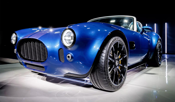 Новый родстер AC Cobra GT: вживую и в двух версиях