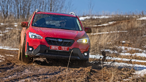 Машем году, Драйву и Мазде CX-30 из Subaru XV и Peugeot 2008