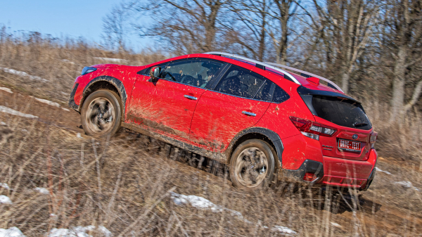 Машем году, Драйву и Мазде CX-30 из Subaru XV и Peugeot 2008