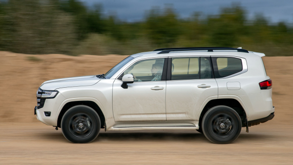 Знакомимся с рамниками Chevrolet Tahoe и Toyota Land Cruiser 300