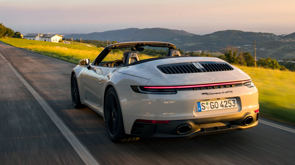 Получаем Porsche 992 c «механикой» в виде 911-го GTS