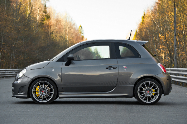 Abarth 595 Competizione — при чем тут яблоки?