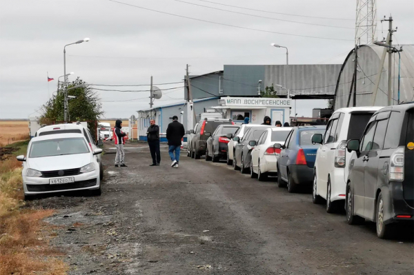 
            Пробки в Крыму из-за взрыва и обновления ПДД. Главные автоновости недели
        