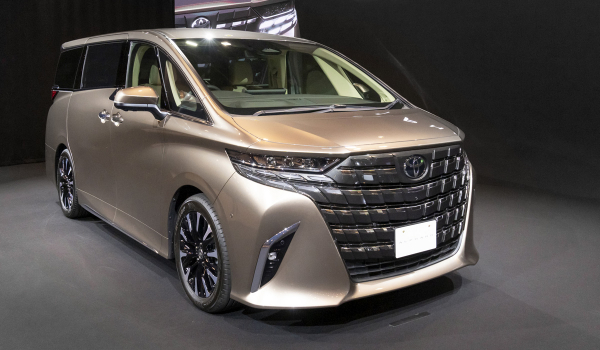 Минивэны Toyota Alphard и Vellfire: новое поколение