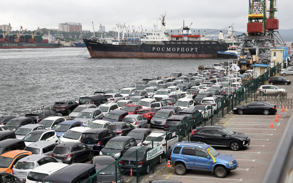 
            Новый штраф, подорожание бензина и некомплектные Lada: новости недели
        