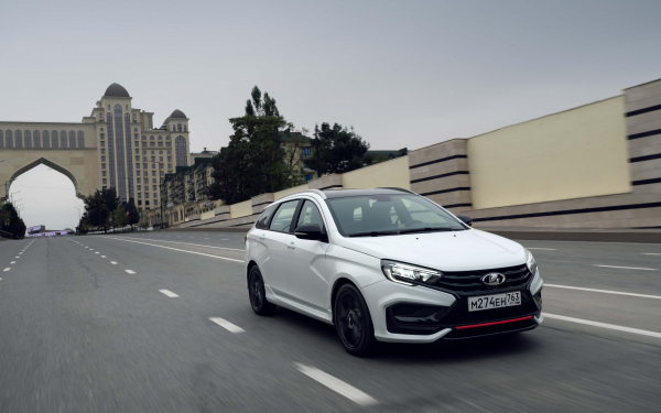 
            Без ГМО. Тест-драйв самой дорогой и красивой Lada Vesta Sportline
        