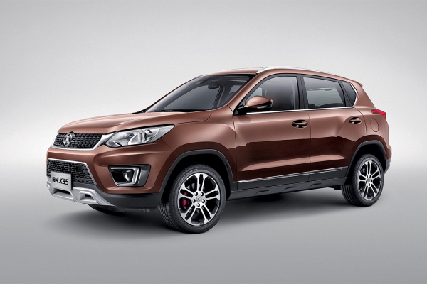 Скромность не порок? Знакомимся с компактным кроссовером BAIC X35