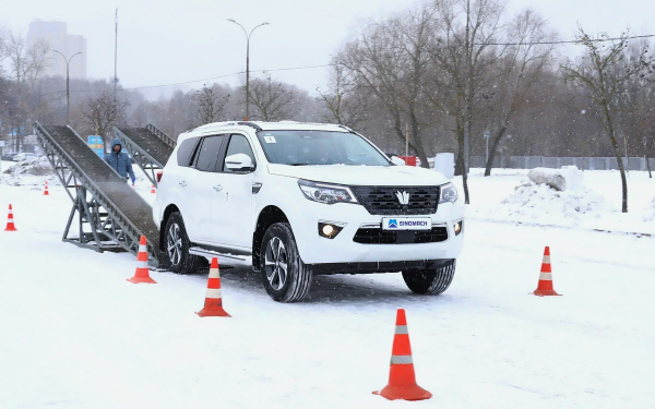 
            Посмотрите, это же Nissan. Первый тест-драйв Oting Paladin
        