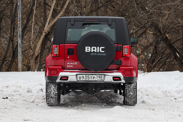 Для тех, кто выбирает стиль: тест BAIC BJ40