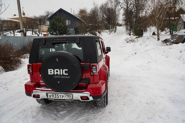 Для тех, кто выбирает стиль: тест BAIC BJ40