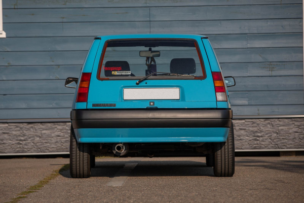 Как построить спорткар из металлолома: опыт владения Renault 5 GTL II 1992 года