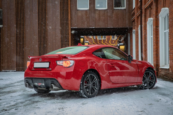 Между быть и казаться: опыт владения Toyota GT86