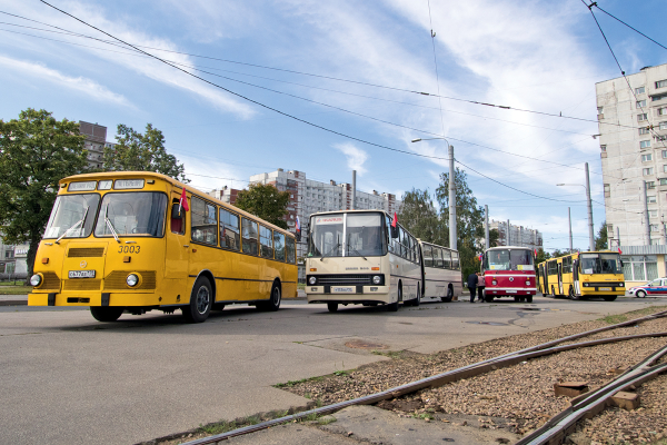 Лев Ленинграда: на ретроавтобусе ЛАЗ-695Н по Санкт-Петербургу