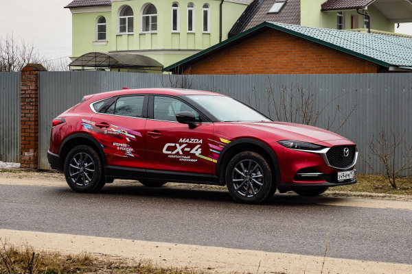 Красивая и шустрая, но тесная и шумная: тест-драйв Mazda CX-4