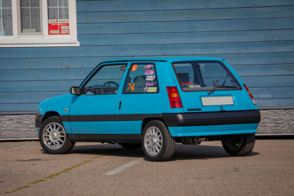 Как построить спорткар из металлолома: опыт владения Renault 5 GTL II 1992 года