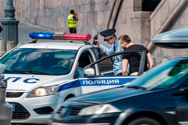 
            ГИБДД пообещала водителям «тотальные проверки». Где будут останавливать
        