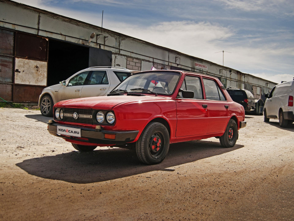 А мне летать охота: тест-драйв Skoda 120 1983 года