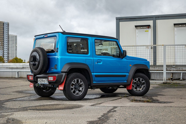 Малышка на миллион? На четыре! Тест-драйв Suzuki Jimny