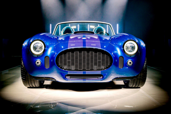 Новый родстер AC Cobra GT: вживую и в двух версиях