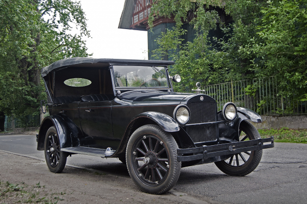 Бери багаж, идём домой: тест-драйв Studebaker Standard Six 1924 года