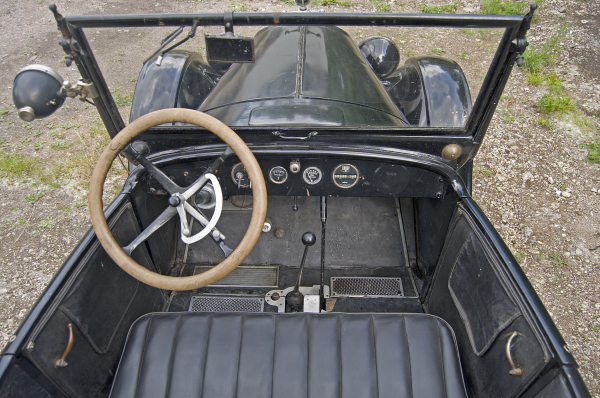 Бери багаж, идём домой: тест-драйв Studebaker Standard Six 1924 года